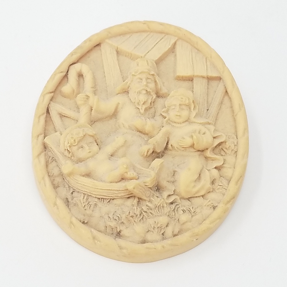 Vintage resin carved brooch‎ pin nativity scene